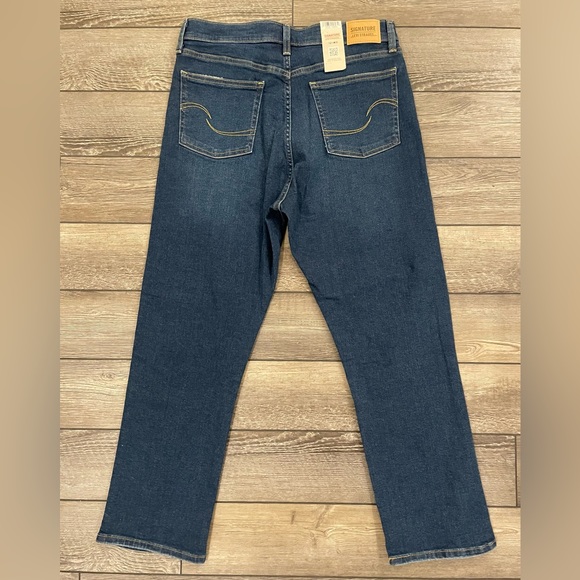 Signature Levi Strauss High-Rise Straight - Picture 8 of 9